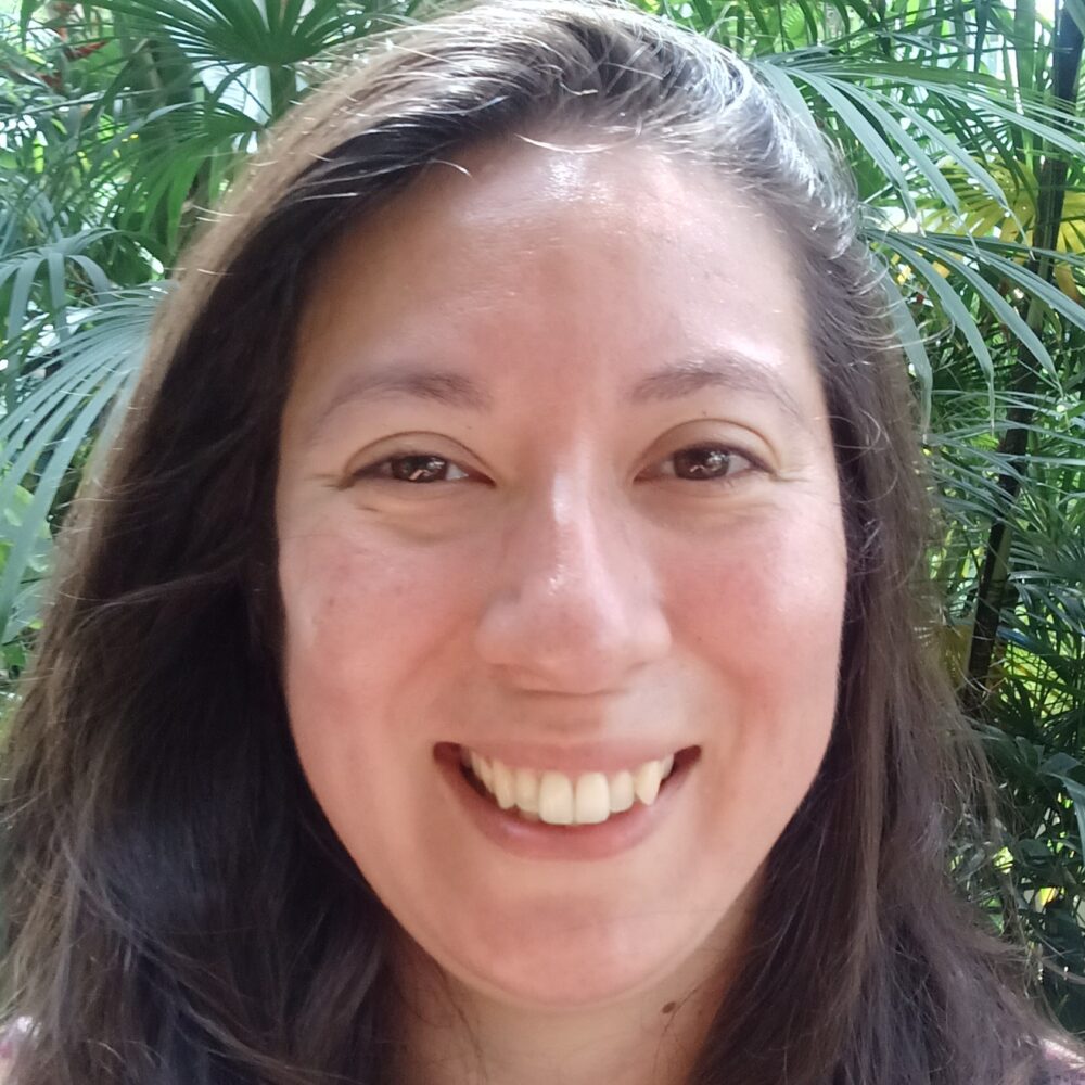 Laura Munoz headshot