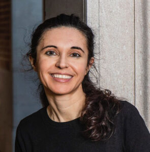 Esther Fernandez headshot